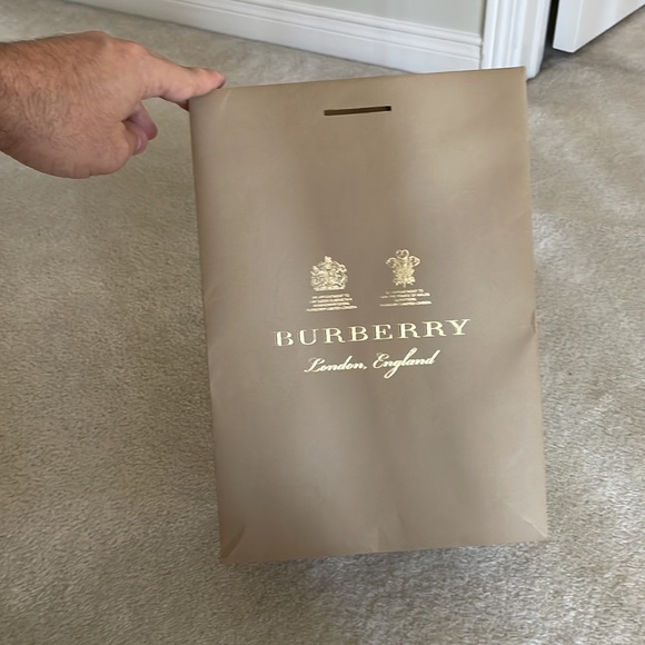 Burberry Shopper - Picture 6 of 12